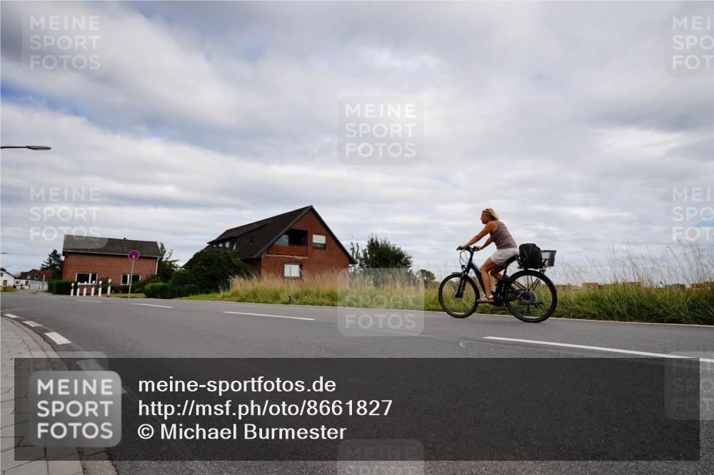 31.08.2025 - Elbe Triathlon Hamburg Michael Burmester http://msf.ph/oto/8661827 31.08.2025 16:21:42 Radfahren  meine-sportfotos.de
