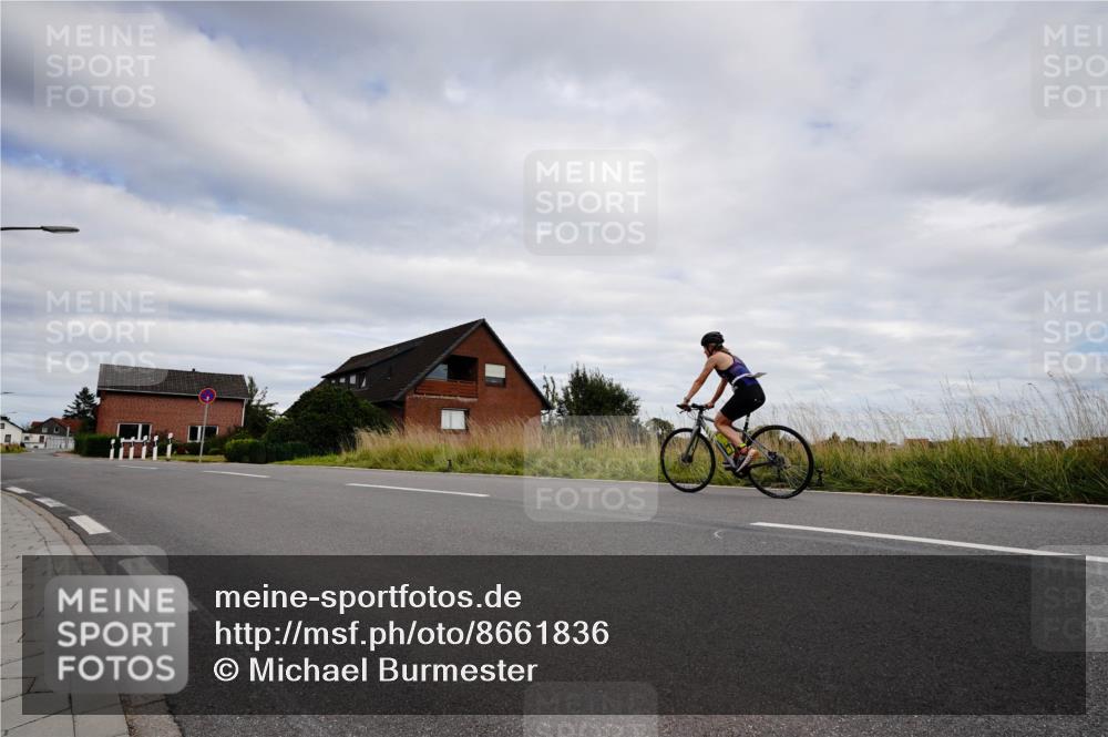 31.08.2025 - Elbe Triathlon Hamburg Michael Burmester http://msf.ph/oto/8661836 31.08.2025 16:22:08 Radfahren  meine-sportfotos.de