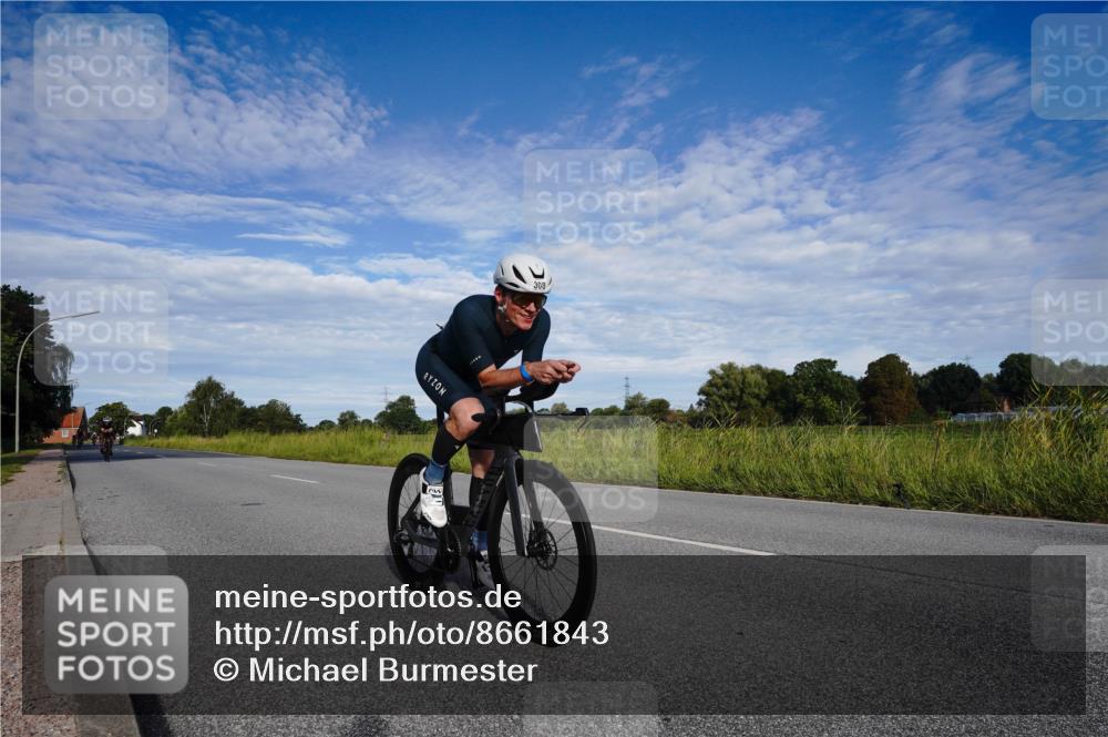 31.08.2025 - Elbe Triathlon Hamburg Michael Burmester http://msf.ph/oto/8661843 31.08.2025 09:12:13 Radfahren 308, 321, 424, 489 meine-sportfotos.de