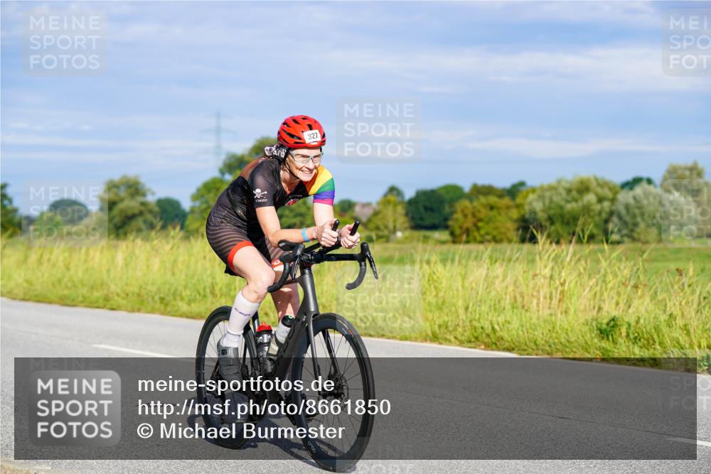 31.08.2025 - Elbe Triathlon Hamburg Michael Burmester http://msf.ph/oto/8661850 31.08.2025 09:04:03 Radfahren 327 meine-sportfotos.de