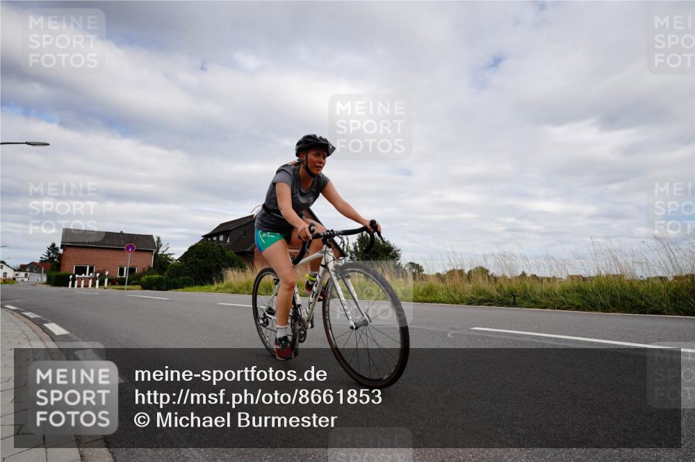 31.08.2025 - Elbe Triathlon Hamburg Michael Burmester http://msf.ph/oto/8661853 31.08.2025 16:23:24 Radfahren  meine-sportfotos.de