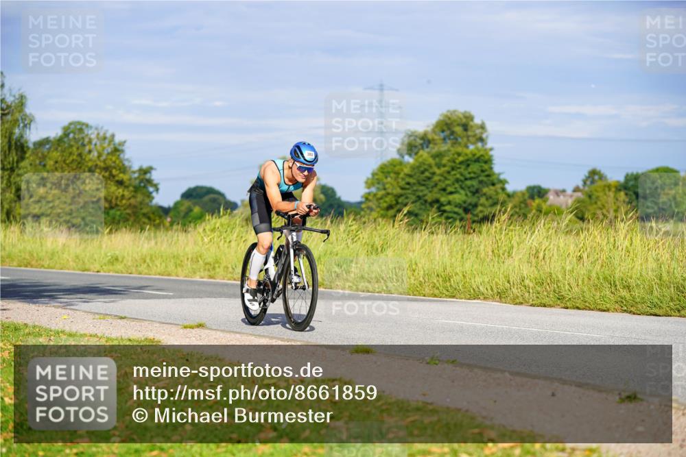 31.08.2025 - Elbe Triathlon Hamburg Michael Burmester http://msf.ph/oto/8661859 31.08.2025 09:04:22 Radfahren 250, 382 meine-sportfotos.de