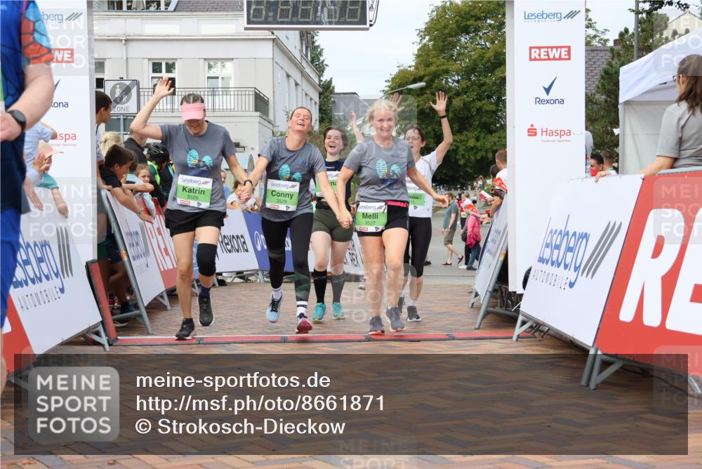 31.08.2025 - 21. Blankeneser Heldenlauf Strokosch-Dieckow http://msf.ph/oto/8661871 31.08.2025 11:25:29 Ziel 3550, 3711, 3267, 3078, 3359, 3529, 3528, 3527 meine-sportfotos.de