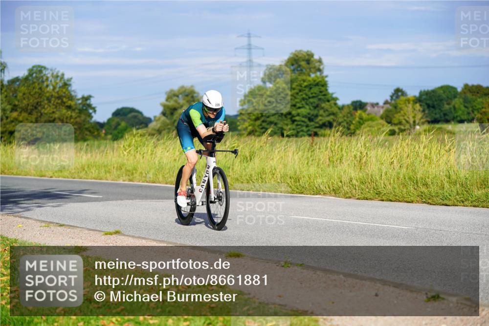31.08.2025 - Elbe Triathlon Hamburg Michael Burmester http://msf.ph/oto/8661881 31.08.2025 09:04:40 Radfahren 220, 255 meine-sportfotos.de