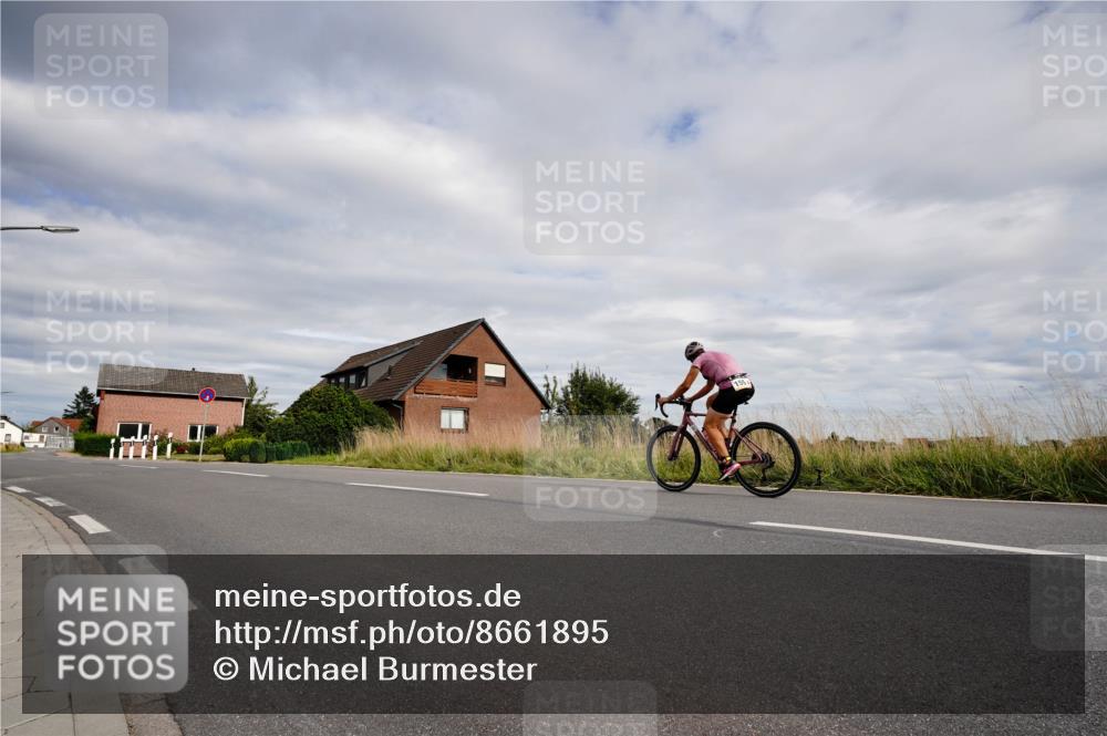 31.08.2025 - Elbe Triathlon Hamburg Michael Burmester http://msf.ph/oto/8661895 31.08.2025 16:25:43 Radfahren  meine-sportfotos.de