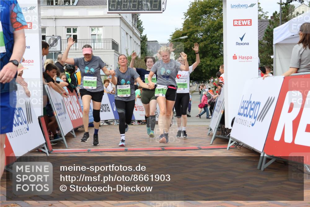 31.08.2025 - 21. Blankeneser Heldenlauf Strokosch-Dieckow http://msf.ph/oto/8661903 31.08.2025 11:25:28 Ziel 3550, 3711, 3267, 3078, 3359, 3529, 3528, 3527 meine-sportfotos.de