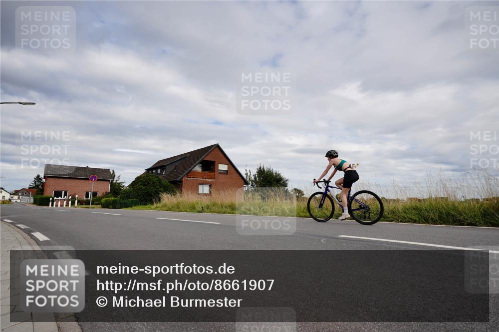 31.08.2025 - Elbe Triathlon Hamburg Michael Burmester http://msf.ph/oto/8661907 31.08.2025 16:27:30 Radfahren  meine-sportfotos.de