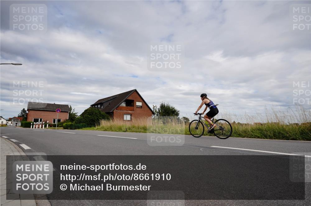 31.08.2025 - Elbe Triathlon Hamburg Michael Burmester http://msf.ph/oto/8661910 31.08.2025 16:27:40 Radfahren  meine-sportfotos.de