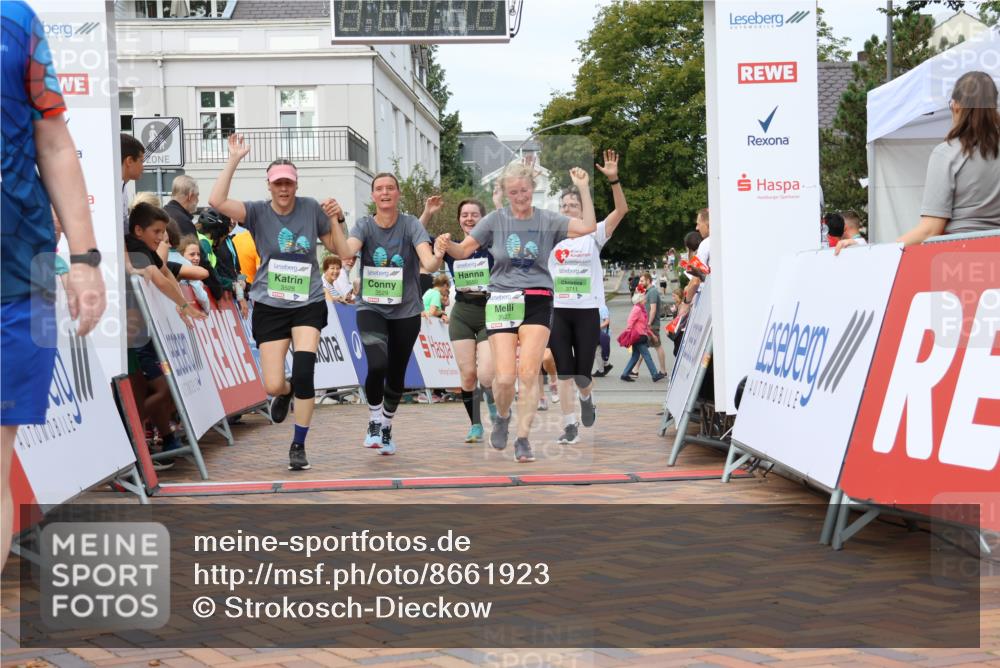 31.08.2025 - 21. Blankeneser Heldenlauf Strokosch-Dieckow http://msf.ph/oto/8661923 31.08.2025 11:25:28 Ziel 3550, 3711, 3267, 3078, 3359, 3529, 3528, 3527 meine-sportfotos.de
