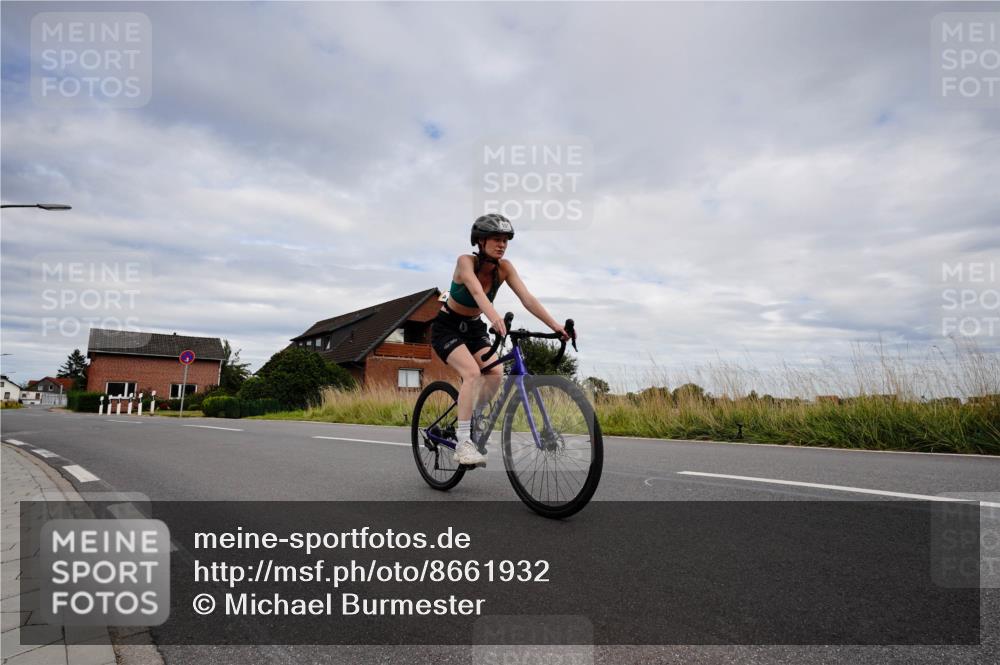 31.08.2025 - Elbe Triathlon Hamburg Michael Burmester http://msf.ph/oto/8661932 31.08.2025 16:31:02 Radfahren  meine-sportfotos.de