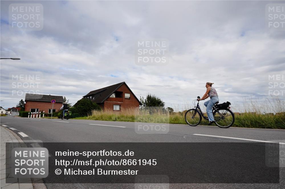 31.08.2025 - Elbe Triathlon Hamburg Michael Burmester http://msf.ph/oto/8661945 31.08.2025 16:31:48 Radfahren  meine-sportfotos.de