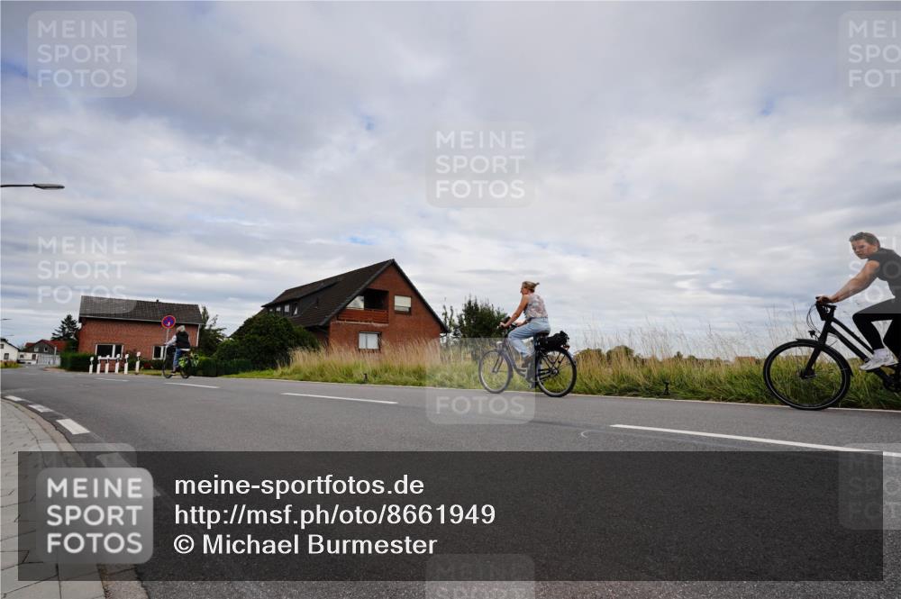 31.08.2025 - Elbe Triathlon Hamburg Michael Burmester http://msf.ph/oto/8661949 31.08.2025 16:31:49 Radfahren  meine-sportfotos.de