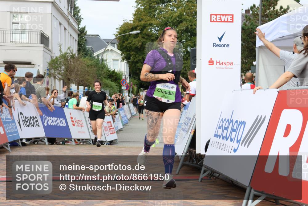 31.08.2025 - 21. Blankeneser Heldenlauf Strokosch-Dieckow http://msf.ph/oto/8661950 31.08.2025 11:23:04 Ziel 3213, 3114 meine-sportfotos.de