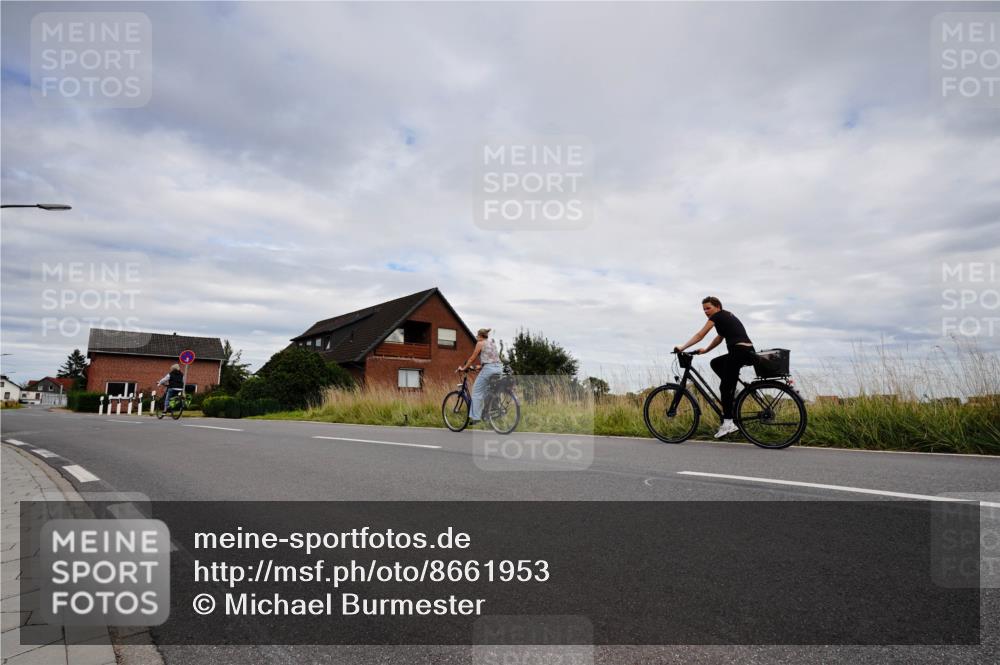 31.08.2025 - Elbe Triathlon Hamburg Michael Burmester http://msf.ph/oto/8661953 31.08.2025 16:31:49 Radfahren  meine-sportfotos.de