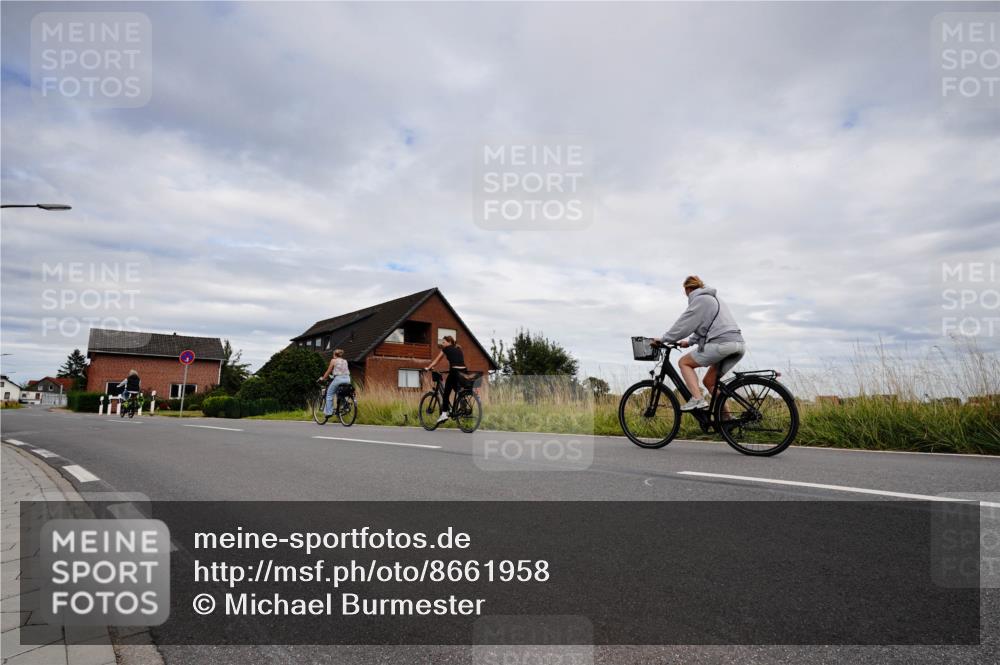 31.08.2025 - Elbe Triathlon Hamburg Michael Burmester http://msf.ph/oto/8661958 31.08.2025 16:31:50 Radfahren  meine-sportfotos.de