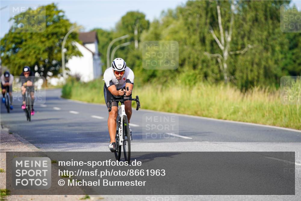 31.08.2025 - Elbe Triathlon Hamburg Michael Burmester http://msf.ph/oto/8661963 31.08.2025 09:06:03 Radfahren 189, 228, 343, 369 meine-sportfotos.de