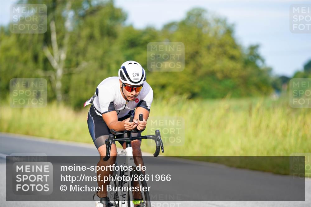 31.08.2025 - Elbe Triathlon Hamburg Michael Burmester http://msf.ph/oto/8661966 31.08.2025 09:06:04 Radfahren 189, 228, 343, 369, 392 meine-sportfotos.de