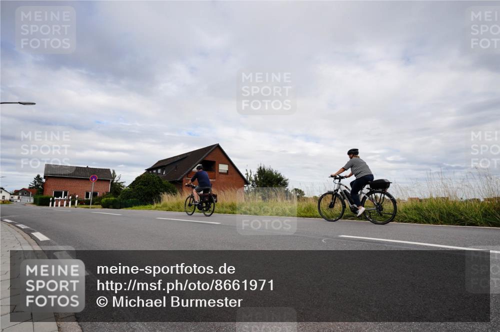 31.08.2025 - Elbe Triathlon Hamburg Michael Burmester http://msf.ph/oto/8661971 31.08.2025 16:32:46 Radfahren  meine-sportfotos.de