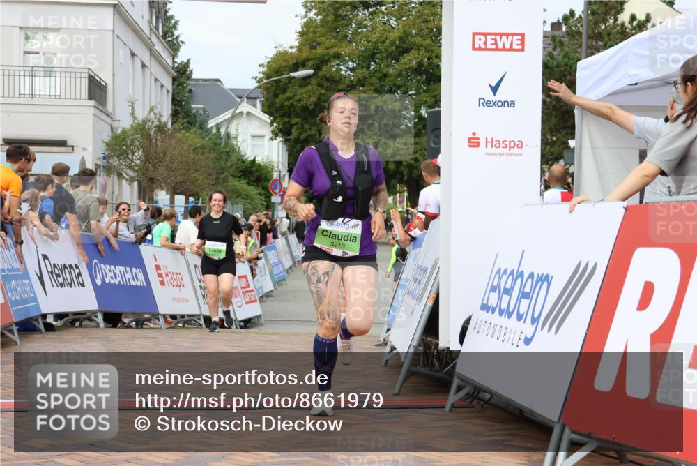 31.08.2025 - 21. Blankeneser Heldenlauf Strokosch-Dieckow http://msf.ph/oto/8661979 31.08.2025 11:23:04 Ziel 3213, 3114 meine-sportfotos.de