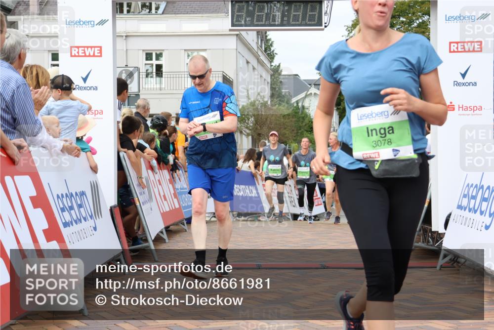 31.08.2025 - 21. Blankeneser Heldenlauf Strokosch-Dieckow http://msf.ph/oto/8661981 31.08.2025 11:25:26 Ziel 3550, 3711, 3267, 3078, 3359, 3529, 3528, 3527 meine-sportfotos.de