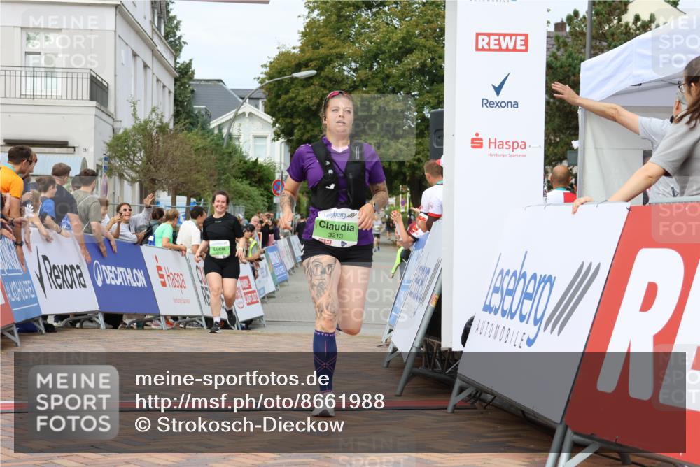 31.08.2025 - 21. Blankeneser Heldenlauf Strokosch-Dieckow http://msf.ph/oto/8661988 31.08.2025 11:23:04 Ziel 3213, 3114 meine-sportfotos.de