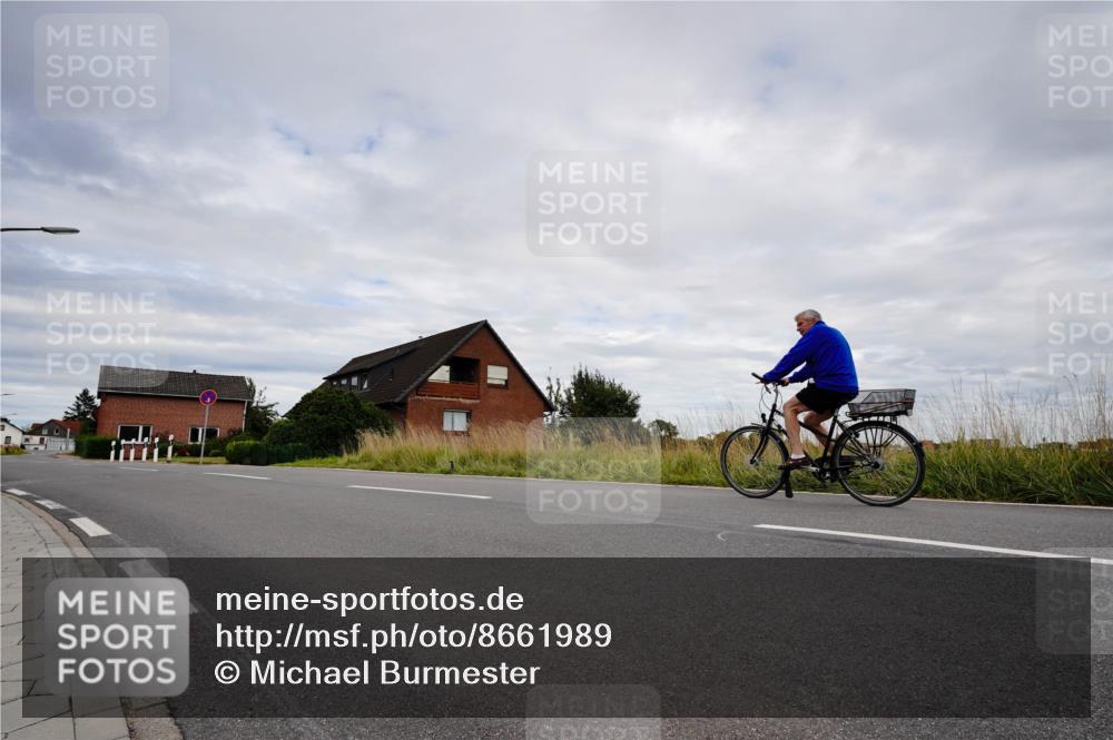 31.08.2025 - Elbe Triathlon Hamburg Michael Burmester http://msf.ph/oto/8661989 31.08.2025 16:36:29 Radfahren  meine-sportfotos.de