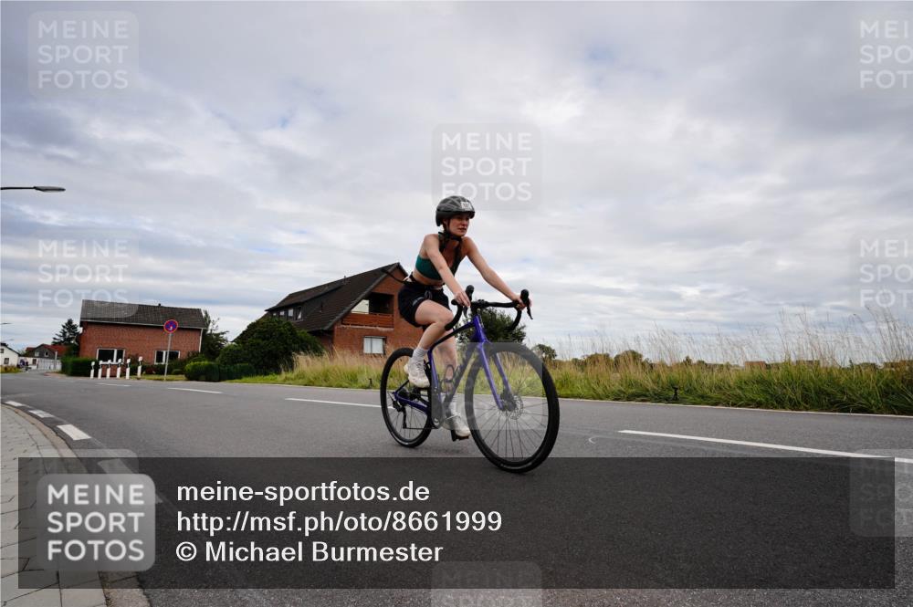 31.08.2025 - Elbe Triathlon Hamburg Michael Burmester http://msf.ph/oto/8661999 31.08.2025 16:37:13 Radfahren  meine-sportfotos.de