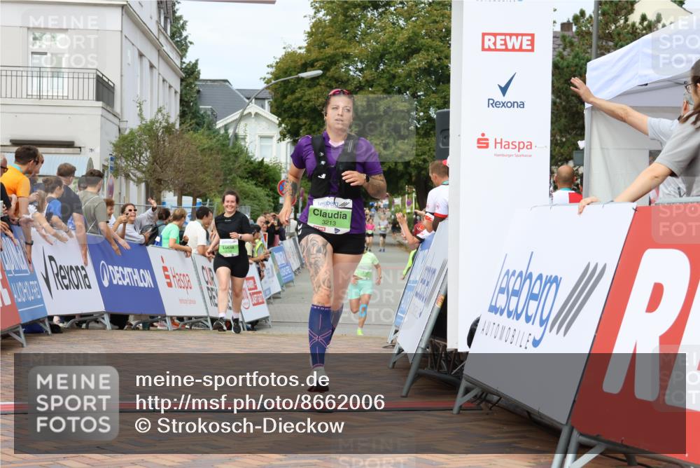 31.08.2025 - 21. Blankeneser Heldenlauf Strokosch-Dieckow http://msf.ph/oto/8662006 31.08.2025 11:23:04 Ziel 3213, 3114 meine-sportfotos.de