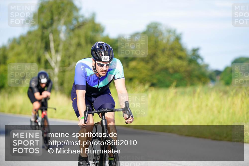 31.08.2025 - Elbe Triathlon Hamburg Michael Burmester http://msf.ph/oto/8662010 31.08.2025 09:06:37 Radfahren 450, 543 meine-sportfotos.de