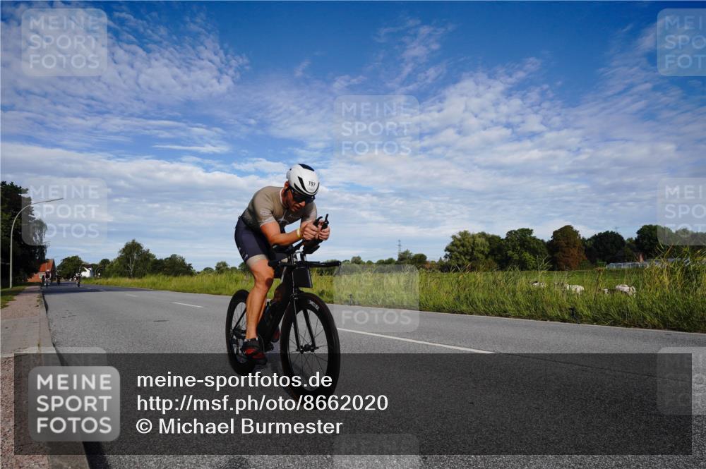 31.08.2025 - Elbe Triathlon Hamburg Michael Burmester http://msf.ph/oto/8662020 31.08.2025 09:13:42 Radfahren 190, 197, 322, 467 meine-sportfotos.de