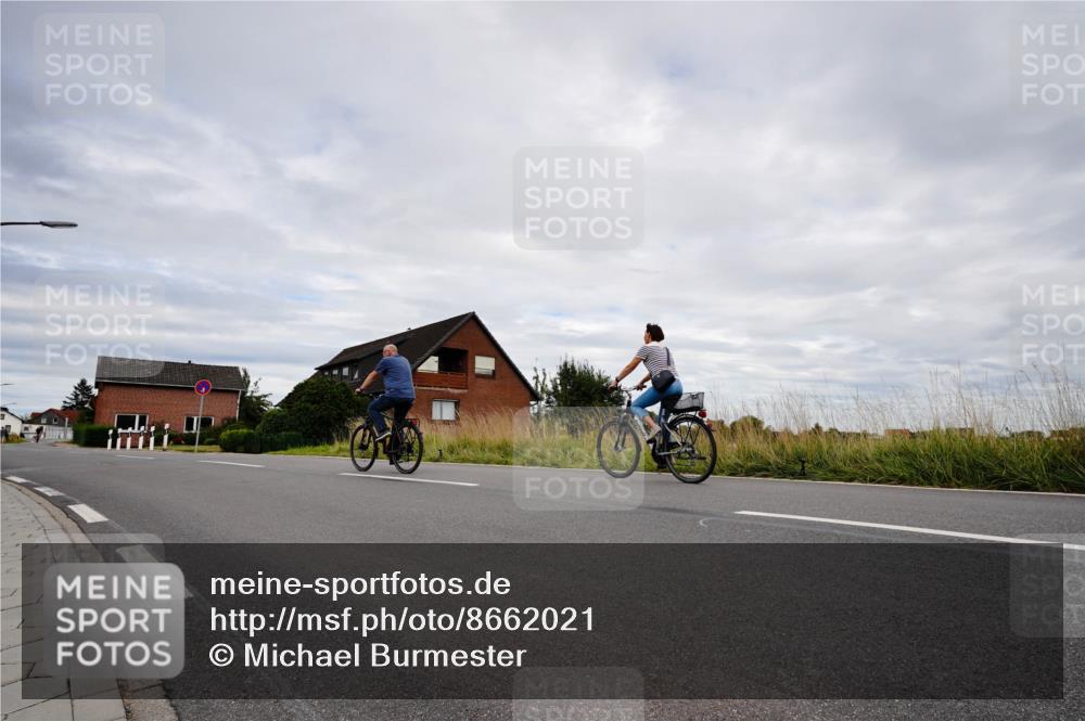 31.08.2025 - Elbe Triathlon Hamburg Michael Burmester http://msf.ph/oto/8662021 31.08.2025 16:37:51 Radfahren  meine-sportfotos.de