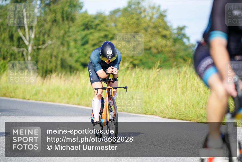 31.08.2025 - Elbe Triathlon Hamburg Michael Burmester http://msf.ph/oto/8662028 31.08.2025 09:06:49 Radfahren 172, 379, 381, 505 meine-sportfotos.de