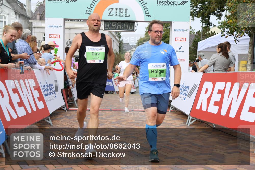 31.08.2025 - 21. Blankeneser Heldenlauf Strokosch-Dieckow http://msf.ph/oto/8662043 31.08.2025 11:22:52 Ziel 3156, 3557, 3555 meine-sportfotos.de
