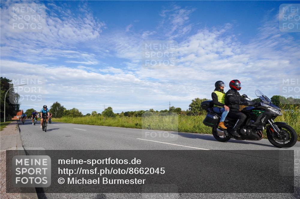 31.08.2025 - Elbe Triathlon Hamburg Michael Burmester http://msf.ph/oto/8662045 31.08.2025 09:14:05 Radfahren 210, 282, 305, 360, 384, 519, 554 meine-sportfotos.de