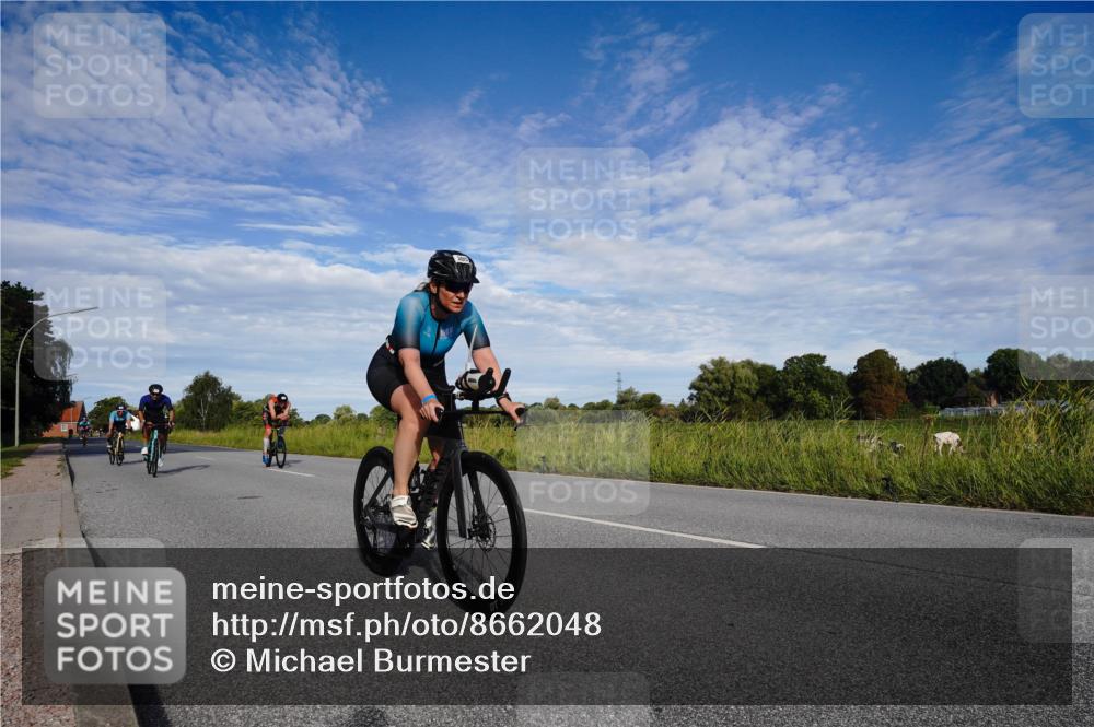31.08.2025 - Elbe Triathlon Hamburg Michael Burmester http://msf.ph/oto/8662048 31.08.2025 09:14:06 Radfahren 210, 282, 305, 360, 384, 519, 554 meine-sportfotos.de