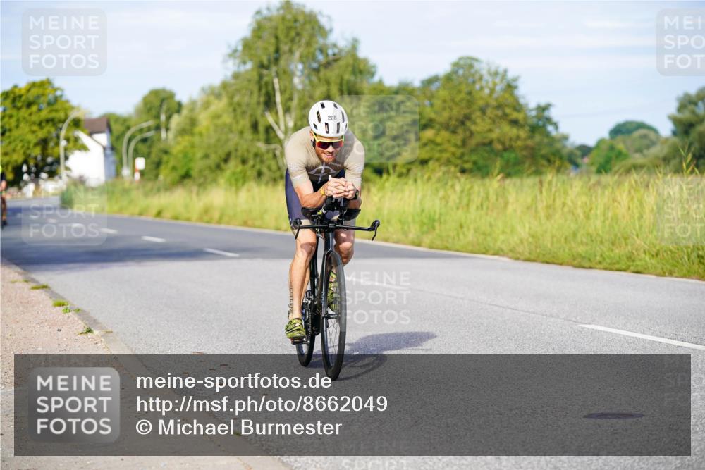31.08.2025 - Elbe Triathlon Hamburg Michael Burmester http://msf.ph/oto/8662049 31.08.2025 09:07:06 Radfahren 208, 211, 314, 340 meine-sportfotos.de