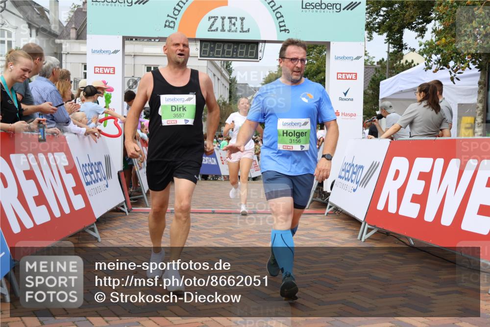 31.08.2025 - 21. Blankeneser Heldenlauf Strokosch-Dieckow http://msf.ph/oto/8662051 31.08.2025 11:22:52 Ziel 3156, 3557, 3555 meine-sportfotos.de