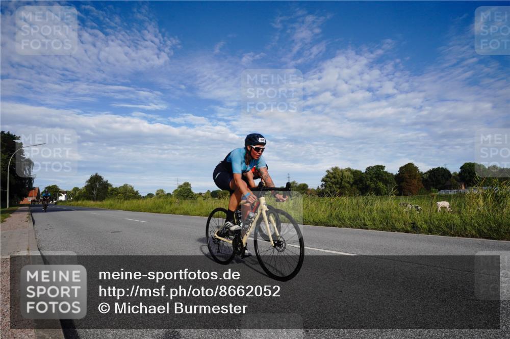 31.08.2025 - Elbe Triathlon Hamburg Michael Burmester http://msf.ph/oto/8662052 31.08.2025 09:14:08 Radfahren 210, 305, 360, 384, 519, 554 meine-sportfotos.de
