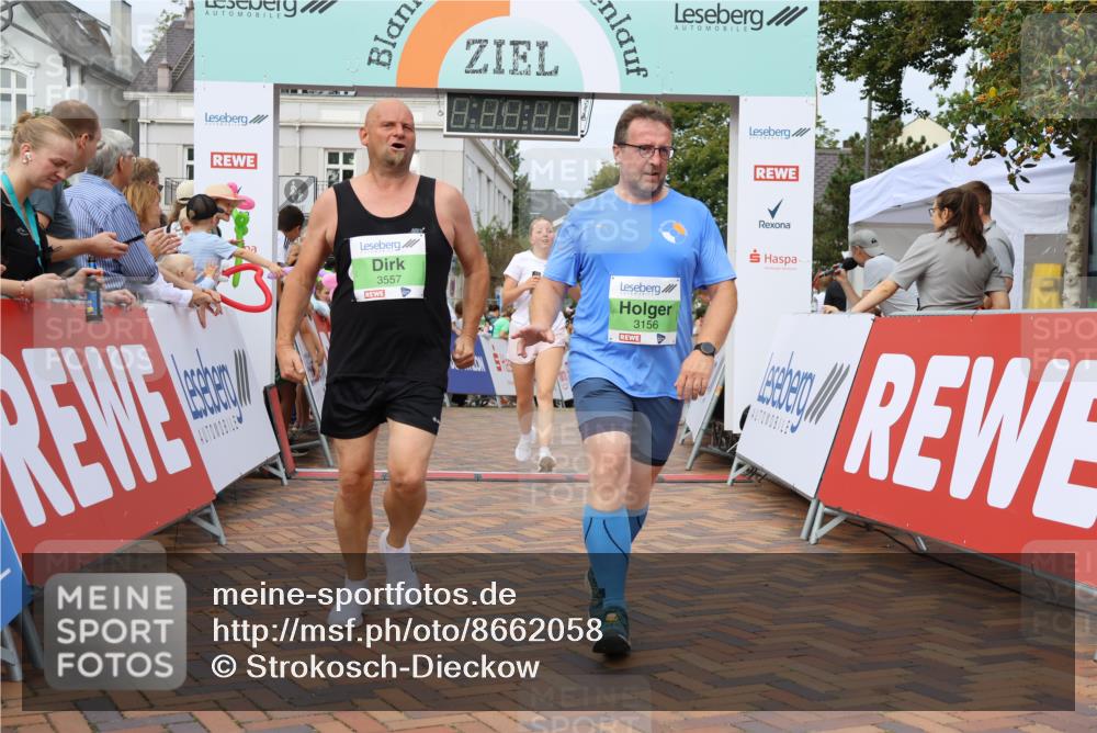 31.08.2025 - 21. Blankeneser Heldenlauf Strokosch-Dieckow http://msf.ph/oto/8662058 31.08.2025 11:22:52 Ziel 3156, 3557, 3555 meine-sportfotos.de