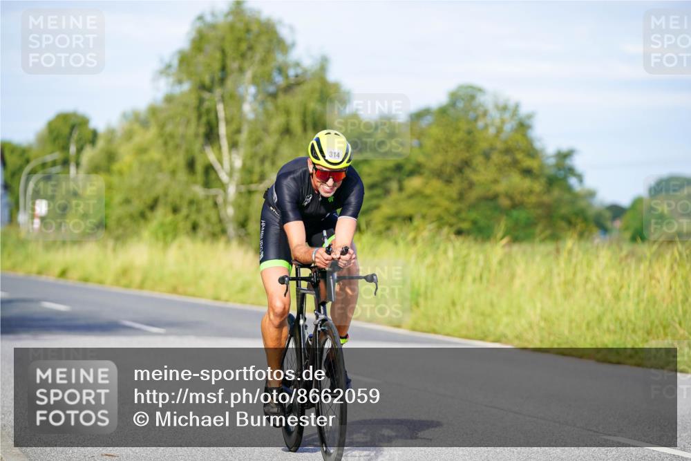 31.08.2025 - Elbe Triathlon Hamburg Michael Burmester http://msf.ph/oto/8662059 31.08.2025 09:07:11 Radfahren 242, 283, 300, 304, 314, 340, 342, 441 meine-sportfotos.de