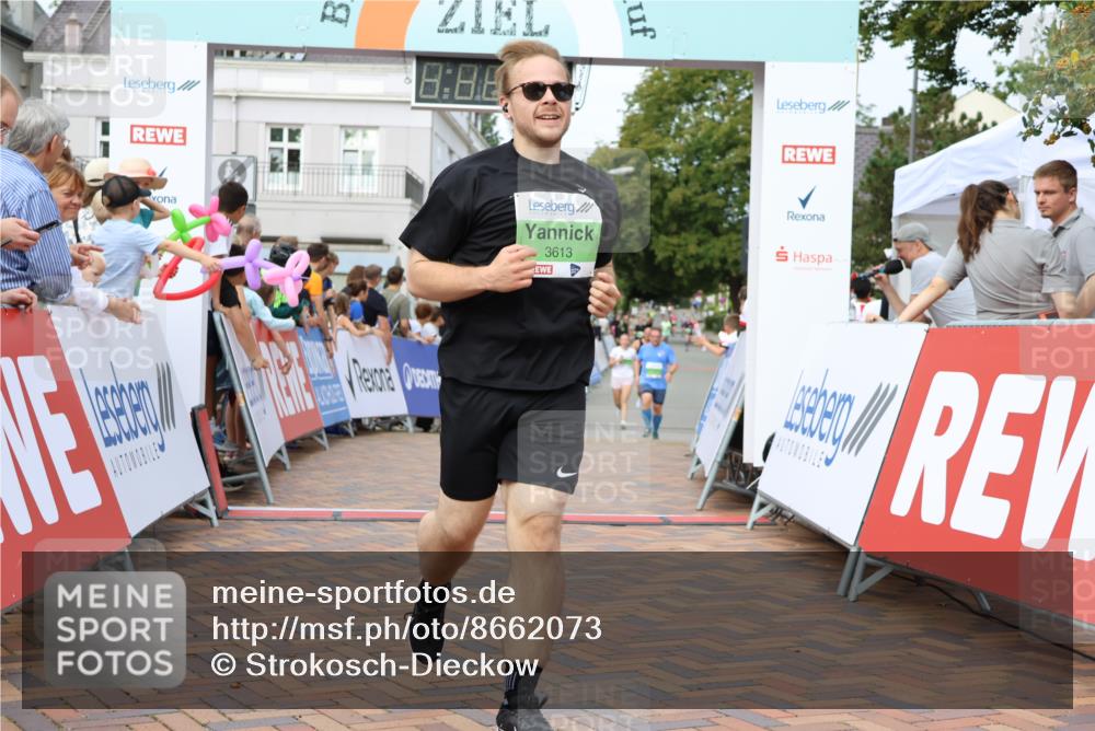 31.08.2025 - 21. Blankeneser Heldenlauf Strokosch-Dieckow http://msf.ph/oto/8662073 31.08.2025 11:22:45 Ziel 3613, 3616, 3720 meine-sportfotos.de
