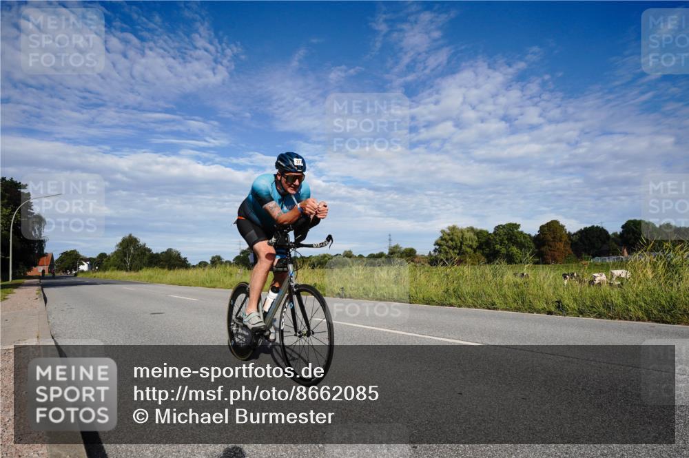 31.08.2025 - Elbe Triathlon Hamburg Michael Burmester http://msf.ph/oto/8662085 31.08.2025 09:14:53 Radfahren 354, 377 meine-sportfotos.de