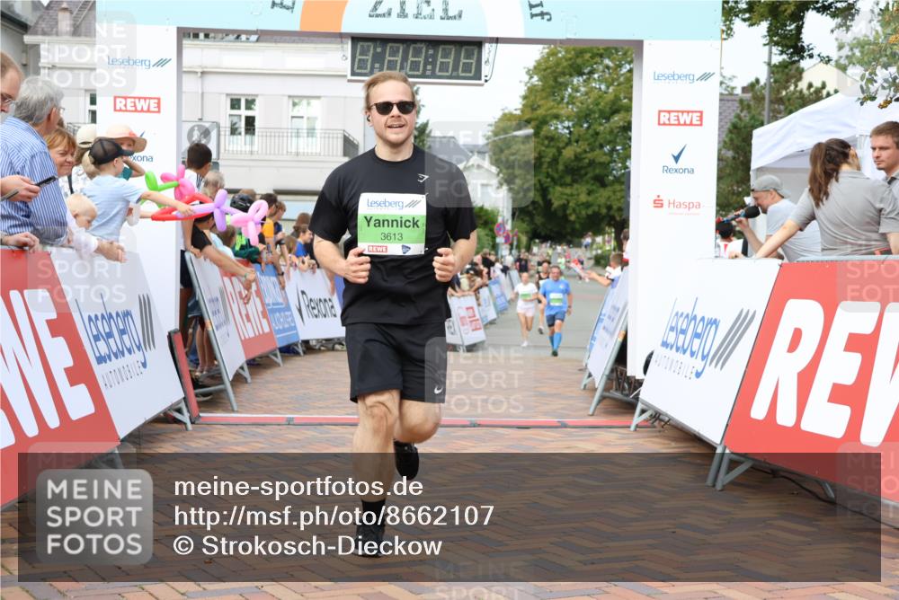 31.08.2025 - 21. Blankeneser Heldenlauf Strokosch-Dieckow http://msf.ph/oto/8662107 31.08.2025 11:22:45 Ziel 3613, 3616, 3720 meine-sportfotos.de