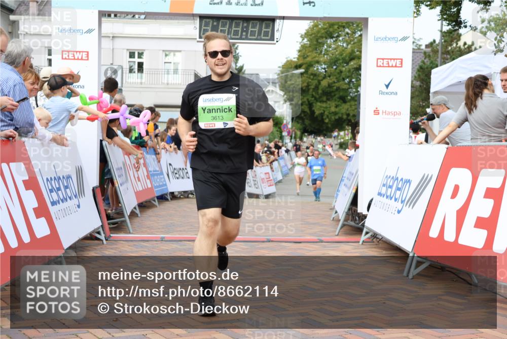 31.08.2025 - 21. Blankeneser Heldenlauf Strokosch-Dieckow http://msf.ph/oto/8662114 31.08.2025 11:22:45 Ziel 3613, 3616, 3720 meine-sportfotos.de