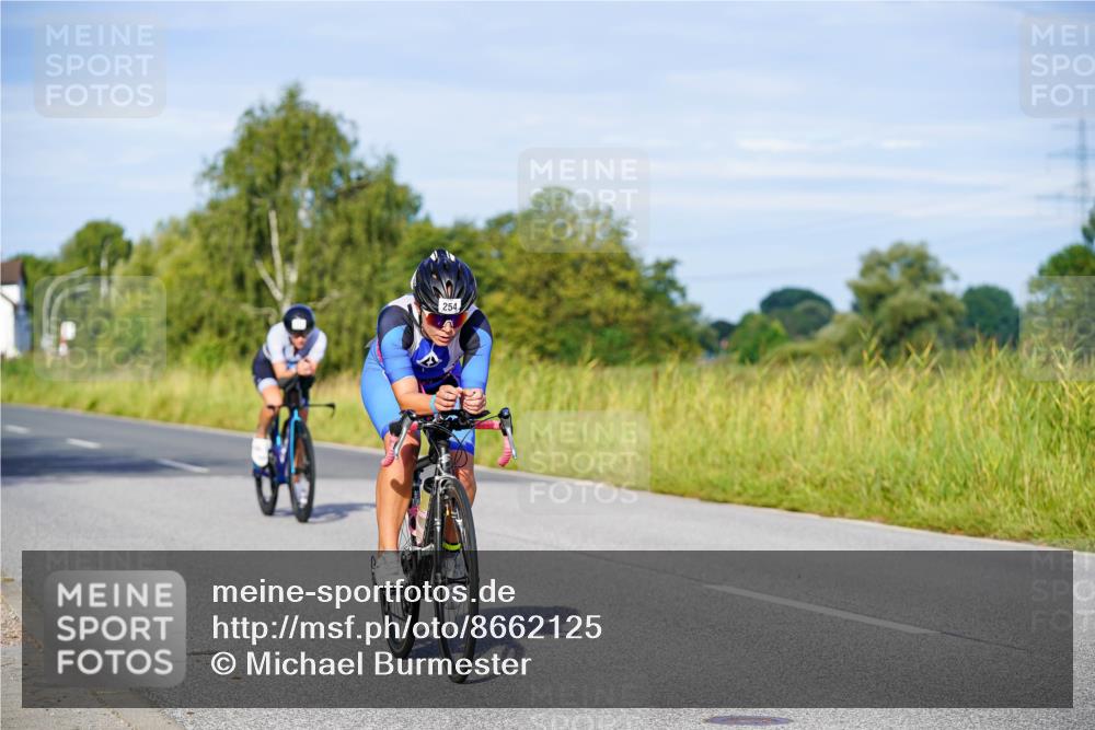 31.08.2025 - Elbe Triathlon Hamburg Michael Burmester http://msf.ph/oto/8662125 31.08.2025 09:07:42 Radfahren 254, 272, 412, 458, 468 meine-sportfotos.de