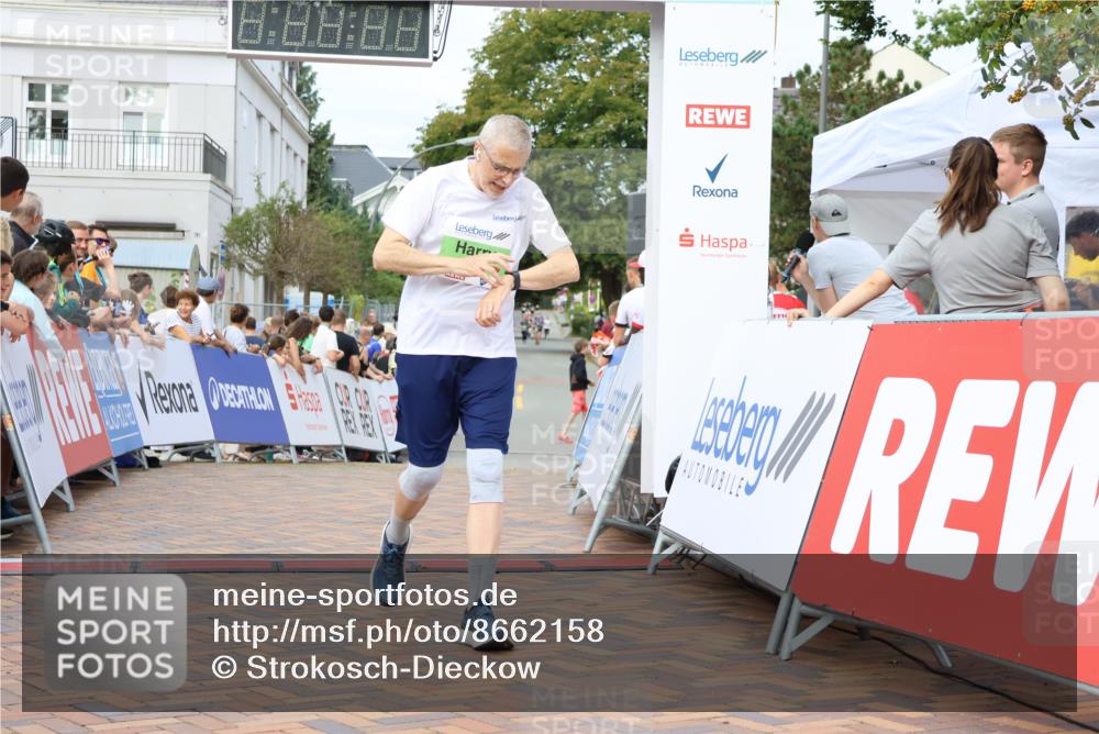 31.08.2025 - 21. Blankeneser Heldenlauf Strokosch-Dieckow http://msf.ph/oto/8662158 31.08.2025 11:24:49 Ziel 3642, 3640 meine-sportfotos.de