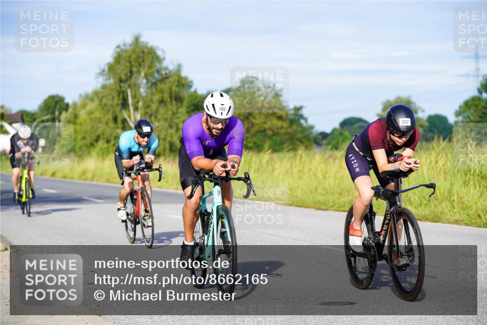 31.08.2025 - Elbe Triathlon Hamburg Michael Burmester http://msf.ph/oto/8662165 31.08.2025 09:07:56 Radfahren 182, 229, 257, 344, 375, 479, 492, 516, 532, 545 meine-sportfotos.de