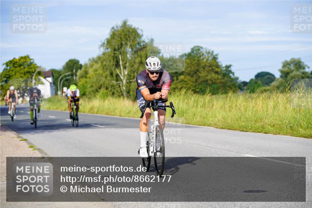 31.08.2025 - Elbe Triathlon Hamburg Michael Burmester http://msf.ph/oto/8662177 31.08.2025 09:07:58 Radfahren 182, 229, 257, 344, 375, 492, 532, 545 meine-sportfotos.de