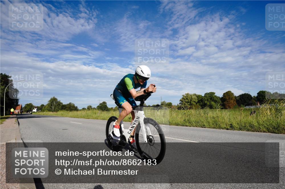 31.08.2025 - Elbe Triathlon Hamburg Michael Burmester http://msf.ph/oto/8662183 31.08.2025 09:16:58 Radfahren 220, 598 meine-sportfotos.de