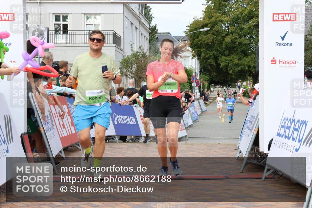 31.08.2025 - 21. Blankeneser Heldenlauf Strokosch-Dieckow http://msf.ph/oto/8662188 31.08.2025 11:22:40 Ziel 3613, 3616, 3720 meine-sportfotos.de